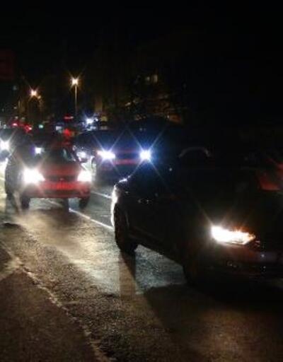 Silivri'de seyahat kısıtlamasının kalkmasıyla trafik yoğunluğu oluştu