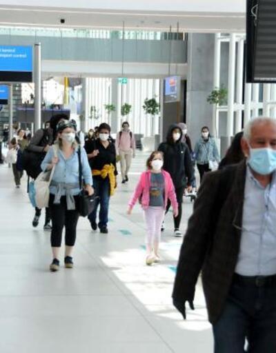 Toronto'daki 301 Türk yolcu tahliye uçağıyla İstanbul'a geldi