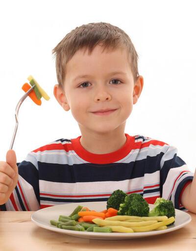 İştahsız çocuklara yemek yedirmenin yolları