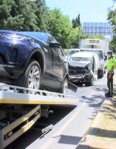 Ataköy'de 5 araç birbirine girdi