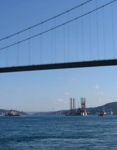 Son dakika... Dev petrol platformu İstanbul Boğazı'ndan geçiyor