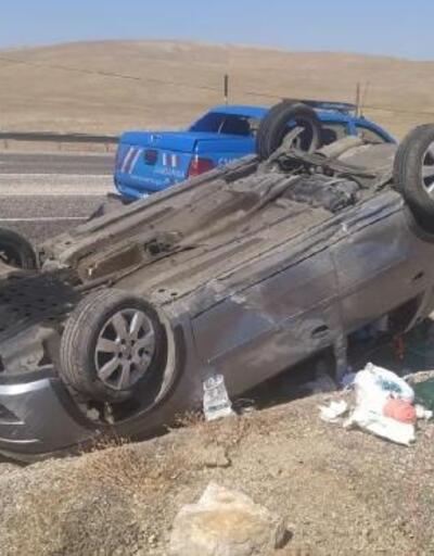 Gürün'de devrilen otomobilin sürücüsü yaralandı