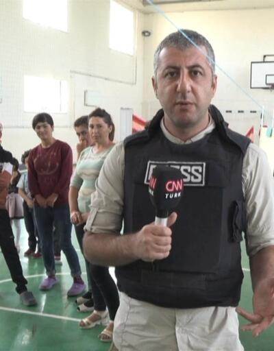 Son dakika... Azerbaycanlı siviller spor salonuna sığındı