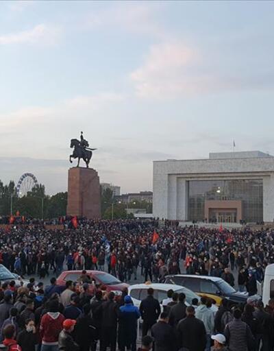 Bişkek'te muhalefet ile hükümet yanlıları arasında çatışma