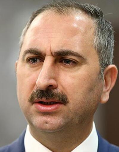 Adalet Bakanı Gül, Berlin'de camiye yapılan baskını kınadı