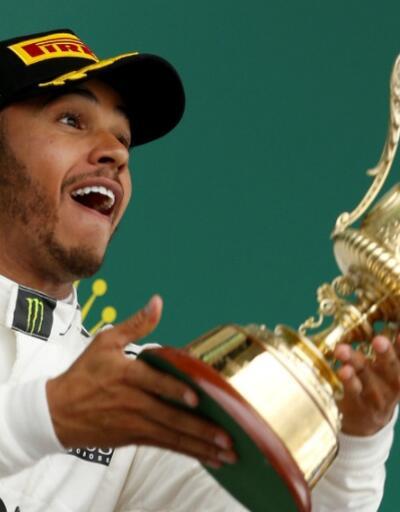 Lewis Hamilton'dan tarihi başarı