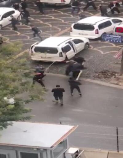 Adliye önünde taşlı sopalı kavga | Video