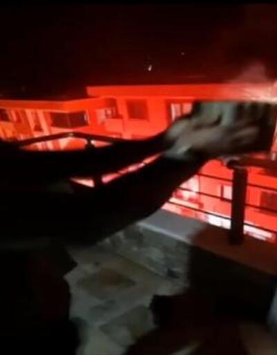 Sancaktepe'de terasta havai fişek patlatan gençler ölümden döndü | Video
