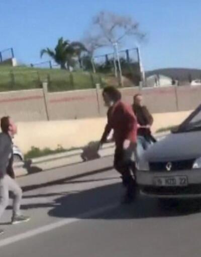 Kaza sonrası anlaşamayan araç sürücüleri kavga etti | Video