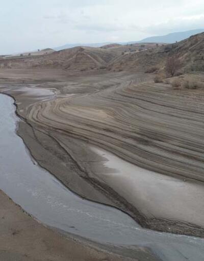 Sivas'ta barajdan geriye nehir yatağı kaldı