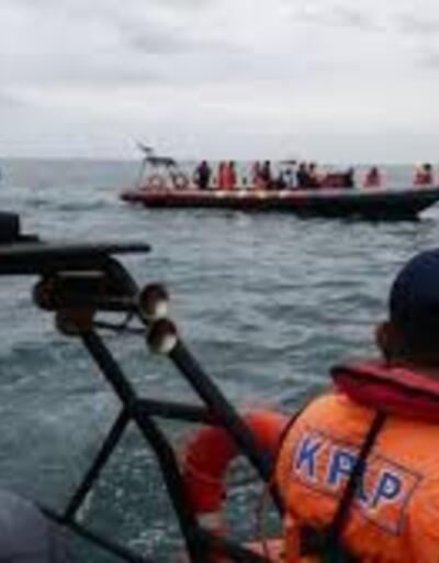 Endonezya’da düşen uçağının kara kutusu bulundu