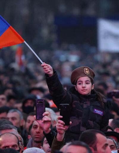 Ermenistan'da kriz sürüyor! Yine imzalamadı