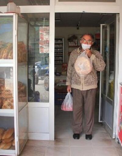 Ramaza ayında köy bakkalından 'ücretsiz ekmek' kampanyası