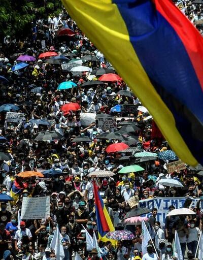 Kolombiya'daki protestolarda can kaybı 24'e yükseldi, yaralı sayısı 900'ü geçti