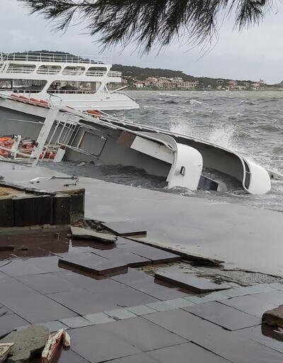 Ayvalık'ta etkili olan fırtınada 20 tekne battı