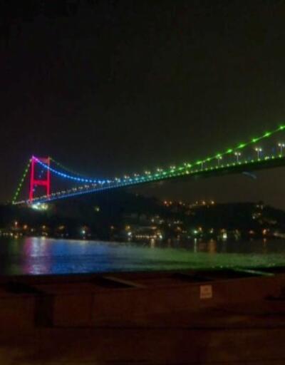 Azerbaycan'da cumhuriyetin 103'ncü yıl dönümü... Köprüler "kırmızı, mavi, yeşil"