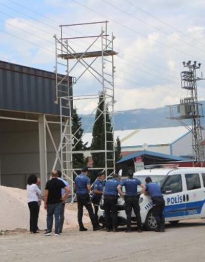 Fabrikada elektrik akımına kapılan 3 işçi yaralandı