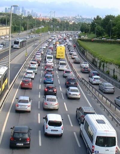 Kısıtlama sonrası 15 Temmuz Şehitler Köprüsü'nde trafik yoğunluğu