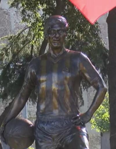 Can Bartu heykeli Yoğurtçu Parkı'nda açıldı