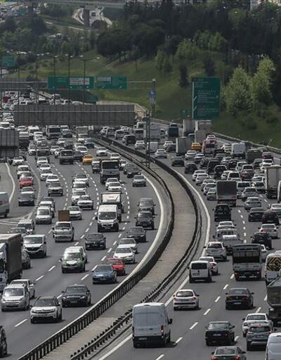Yeni normal başladı: İstanbul'da trafik arttı