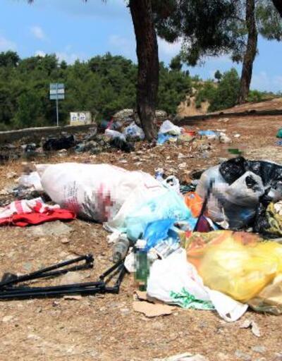 Mesire alanları piknikçilerin çöpleriyle doldu