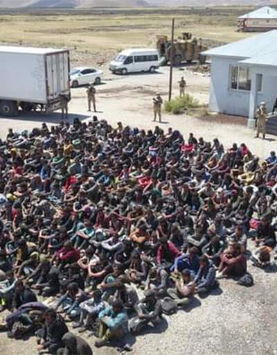 TIR dorsesinden 300 göçmen çıktı
