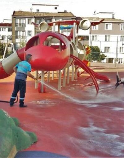 Süleymanpaşa'da parklar dezenfekte edildi