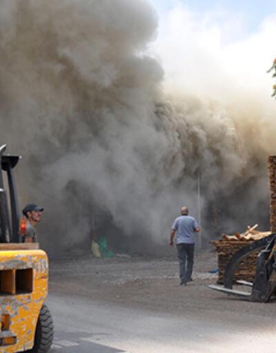 Karaman'da kereste deposu yangını