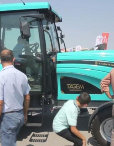 Yerli üretim traktörler tarım fuarında çiftçilerin gözdesi oldu