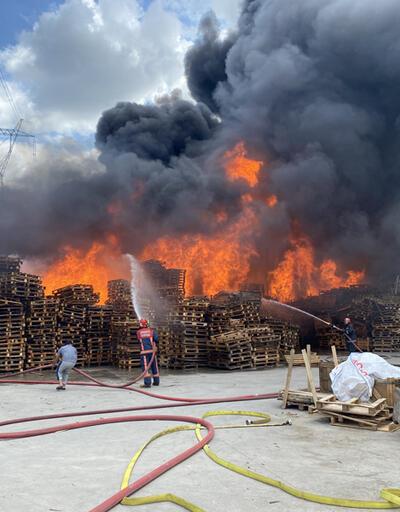 SON DAKİKA: Sakarya'da fabrika yangını!