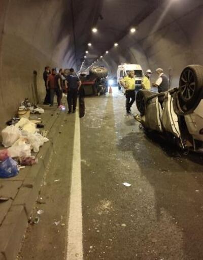 Ordu'da tünelde otomobil traktöre çarptı: 2 yaralı