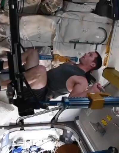Fransız astronottan uzay egzersizi