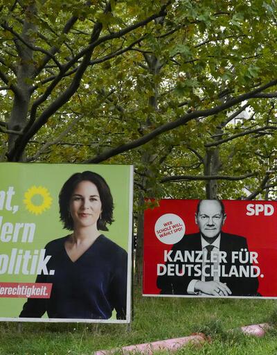 Almanya'da kritik seçim günü: Kıran kırana yarış