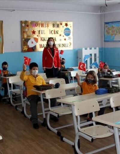 Okullar kapanır mı? Son dakika: Vakalar artarsa okullar kapatılır mı? Milli Eğitim Bakanı Mahmut Özer CNN Türk'e açıkladı