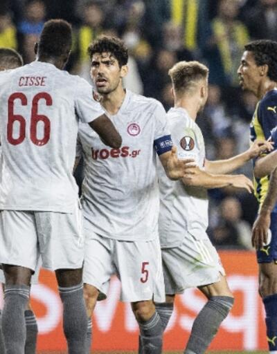 Fenerbahçe yenildi, futbolcular ıslıklandı