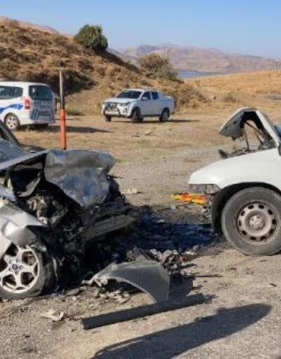 Kaçak göçmenlerin taşındığı otomobil kaza yaptı: 1 ölü, 13 yaralı