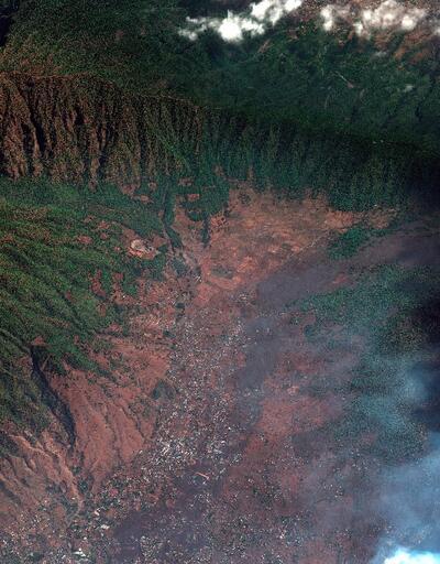 Cumbre Vieja yanardağından yükselen duman ve kül uzaydan görüntülendi
