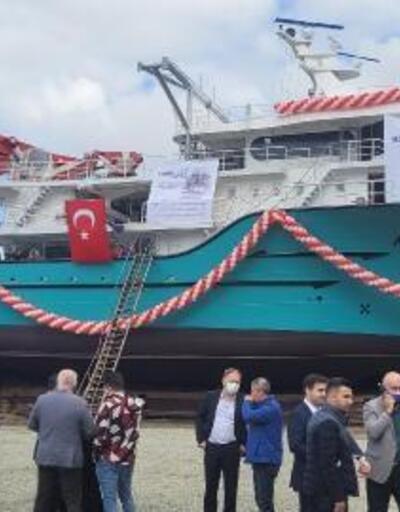 Trabzon'da 46 metrelik balıkçı gemisi denize indirildi