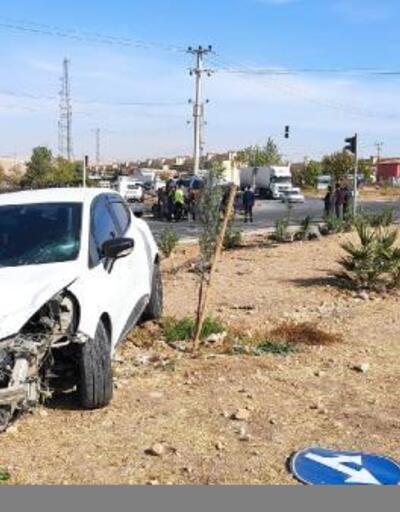Nusaybin'de hafif ticari araçla otomobil çarpıştı: 2 yaralı
