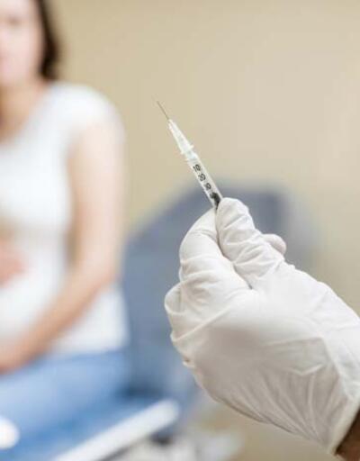 Kovid-19 aşıları gebe kalmayı engelliyor mu? Uzman isim açıkladı