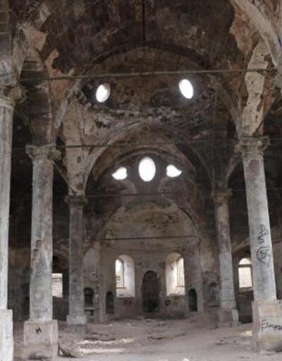 Defineciler, 19'uncu yüzyılda inşa edilen kiliseyi tahrip etti