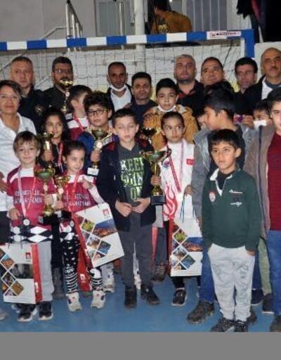 Derik’te Şehit Kaymakam Safitürk anısına satranç turnuvası düzenlendi