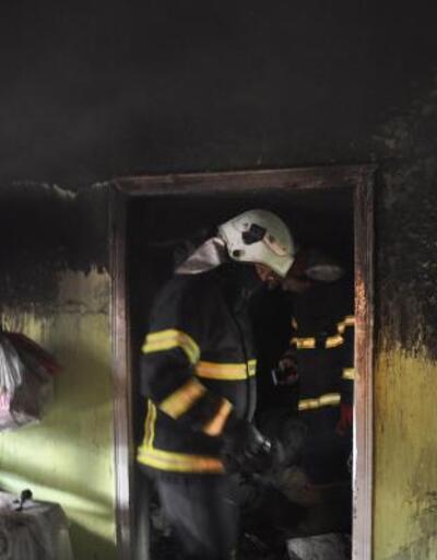 Yangın çıkan evdeki 3 çocuğu komşuları ölümden kurtardı