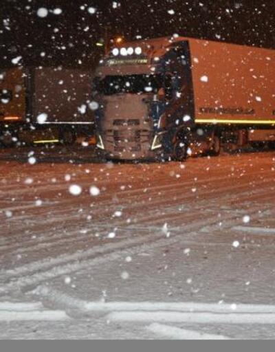 Konya'da kar yağışı ulaşımı etkiledi