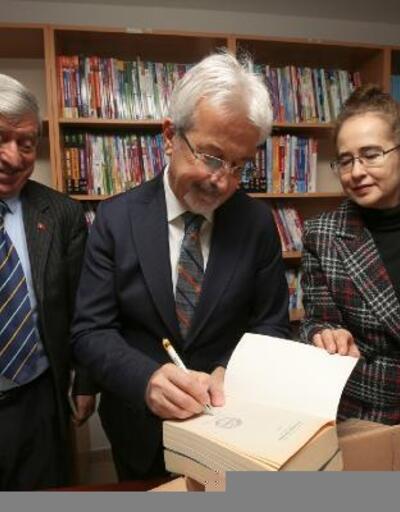 Nilüfer Belediye Başkanı Erdem'den Emekliler Meclisi Kitap Atölyesi’ne ziyaret