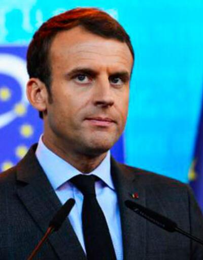 Macron: Fransa'da aşısızların hayatını zorlaştıracağım
