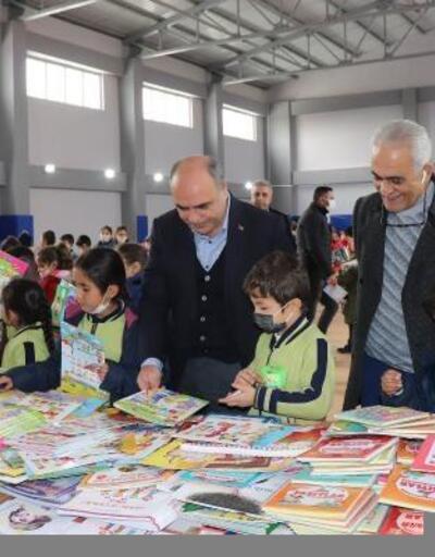 Ömerli'de çocuklar için kitap fuarı açıldı