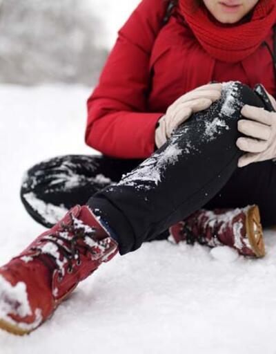 Ortopedi Uzmanı Karaoğlu: Kışın düşmemek için ayakkabı seçimi önemli