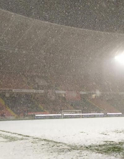 Son dakika... Süper Lig maçlarına kar yağışı engeli!