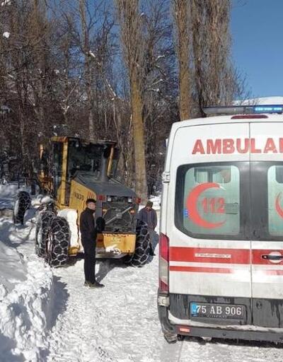 Tipide mahsur kalan biri ambulans 25 araç kurtarıldı
